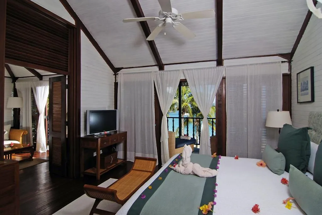 Tamarind Beach Hotel & Yacht Club Charlestown 4*,