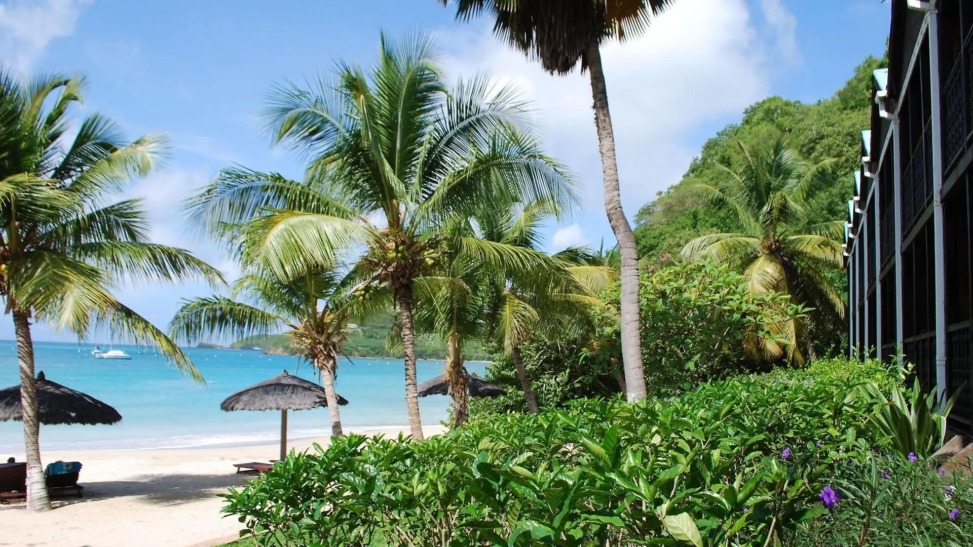 Tamarind Beach Hotel & Yacht Club Charlestown 4*,
